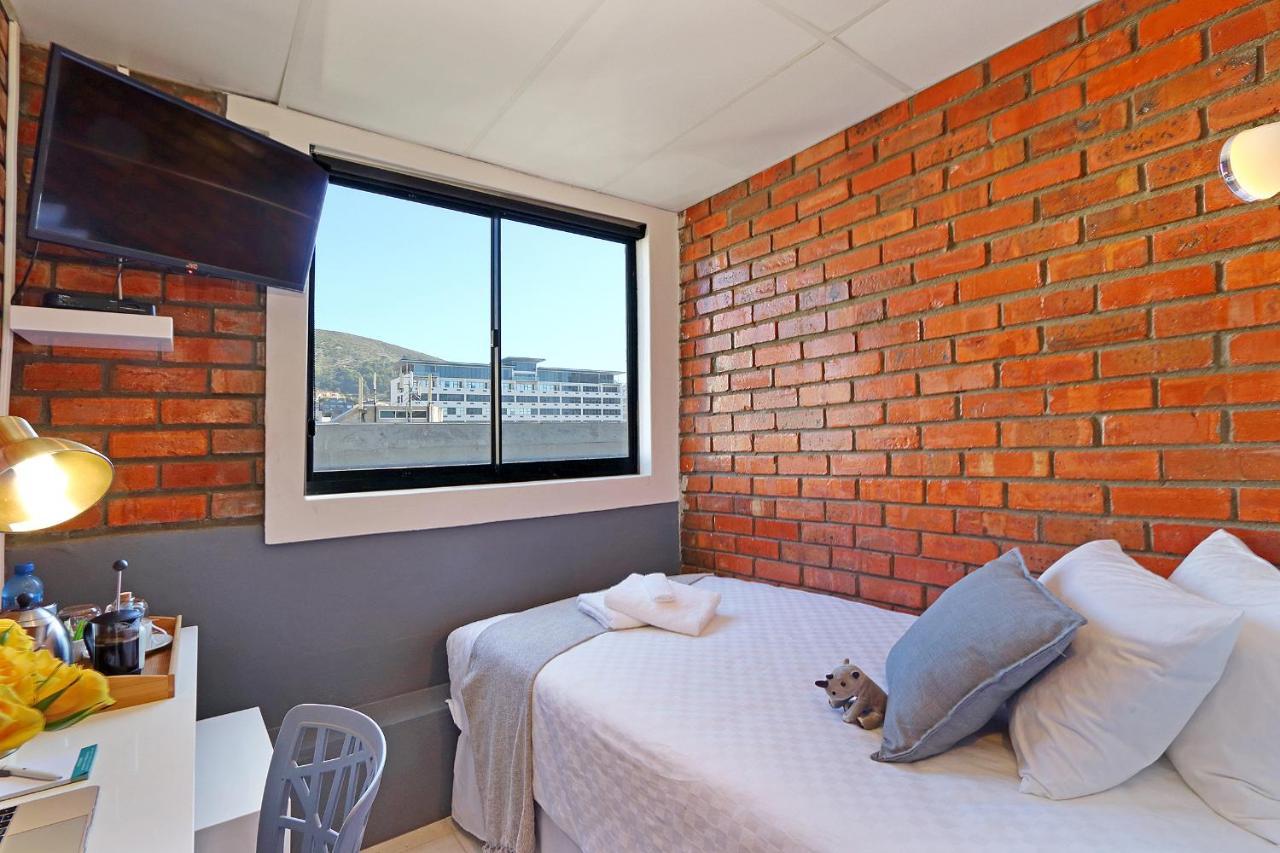 The Rhino Hotel & Apartments Кейптаун Екстериор снимка