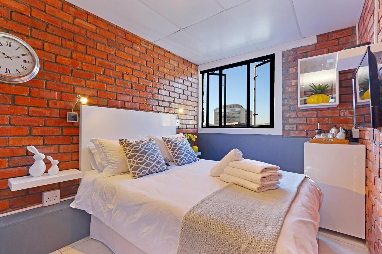 The Rhino Hotel & Apartments Кейптаун Екстериор снимка