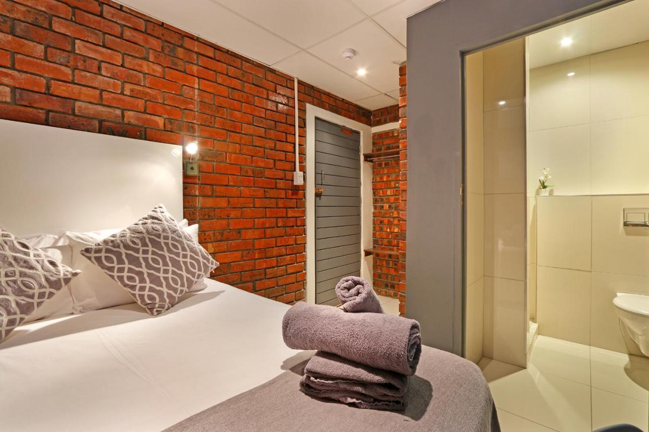 The Rhino Hotel & Apartments Кейптаун Екстериор снимка