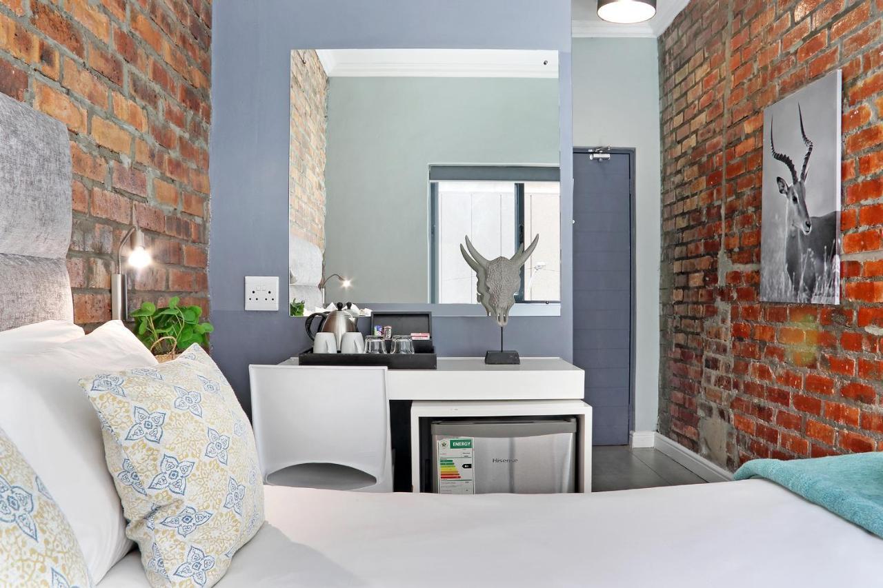 The Rhino Hotel & Apartments Кейптаун Екстериор снимка