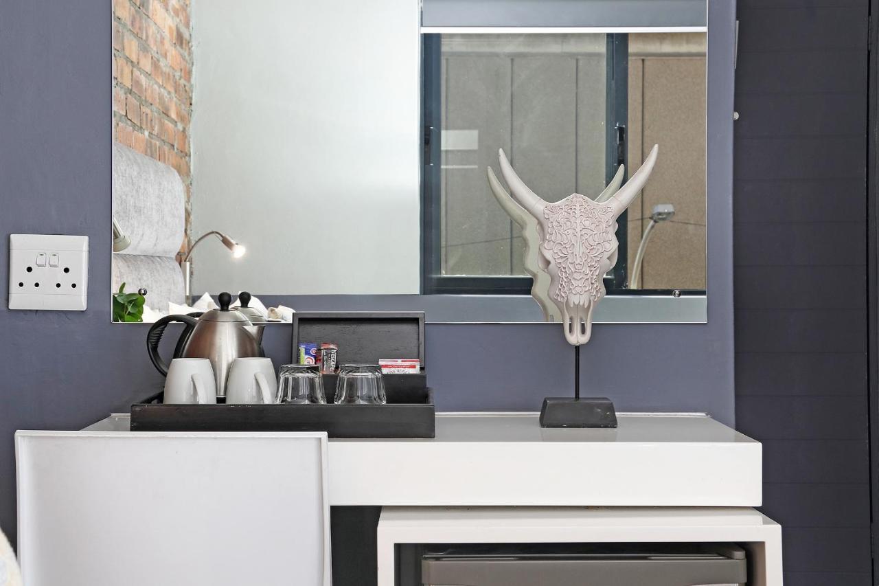The Rhino Hotel & Apartments Кейптаун Екстериор снимка