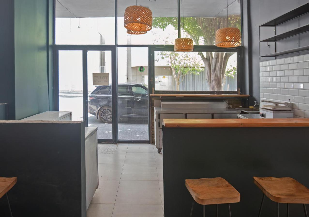 The Rhino Hotel & Apartments Кейптаун Екстериор снимка