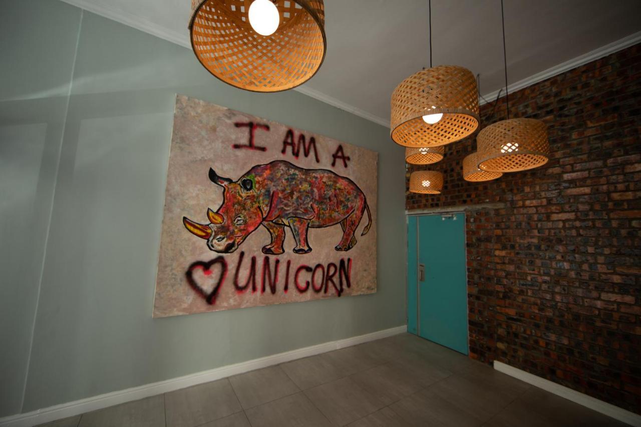The Rhino Hotel & Apartments Кейптаун Екстериор снимка