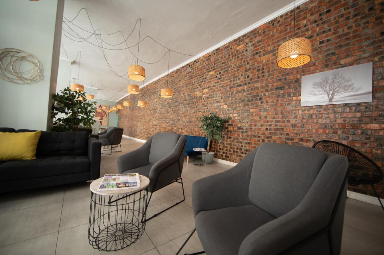 The Rhino Hotel & Apartments Кейптаун Екстериор снимка