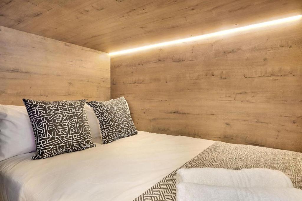 The Rhino Hotel & Apartments Кейптаун Екстериор снимка