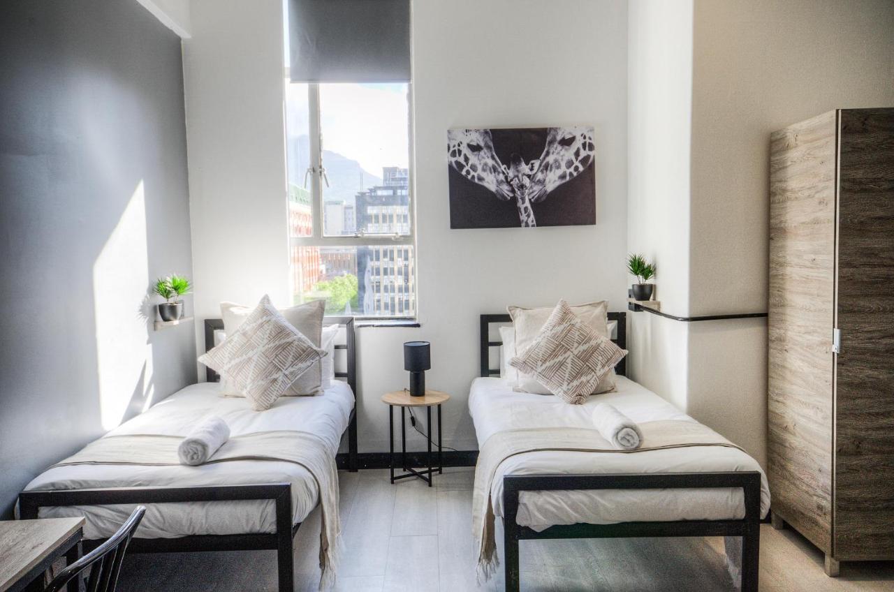 The Rhino Hotel & Apartments Кейптаун Екстериор снимка