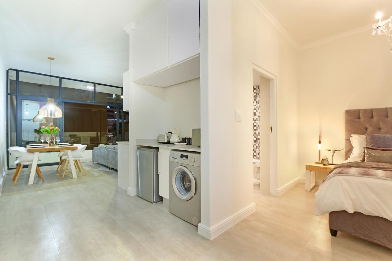 The Rhino Hotel & Apartments Кейптаун Екстериор снимка